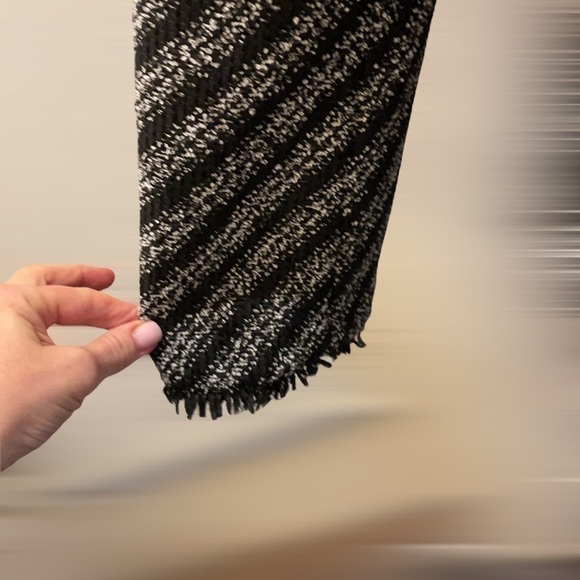 Ann Taylor Tweed Boucle Fringe Layered Peplum Jacket Black/White - Picture 6 of 10